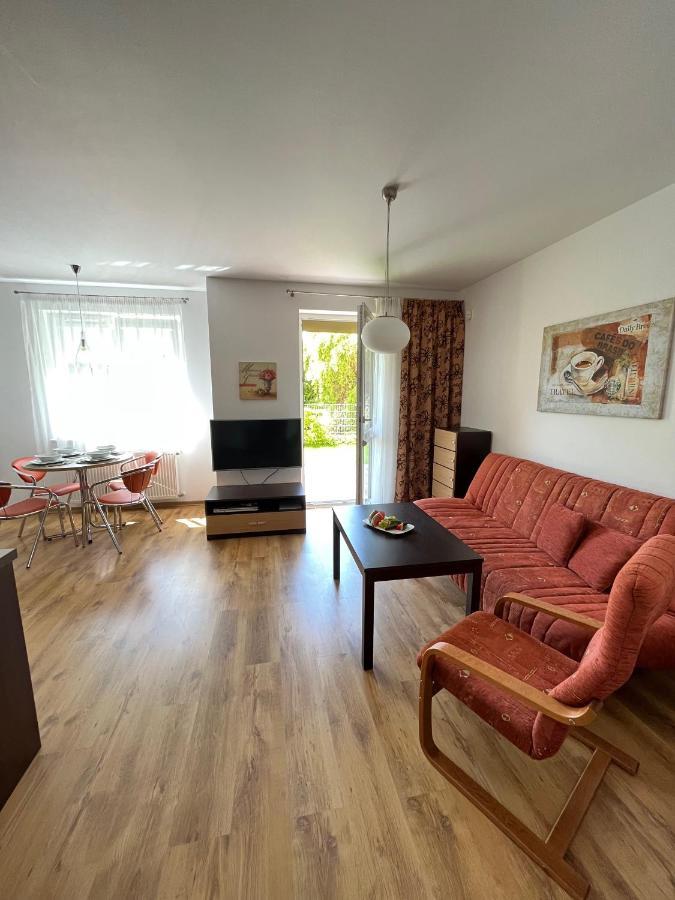 Apartament Z Garazem I Ogrodem Kołobrzeg Esterno foto