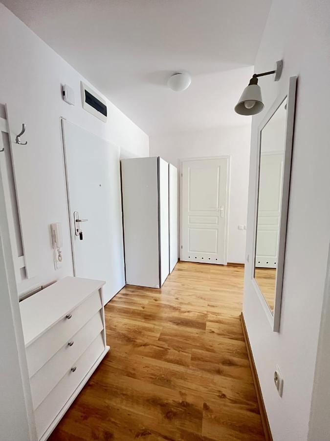 Apartament Z Garazem I Ogrodem Kołobrzeg Esterno foto