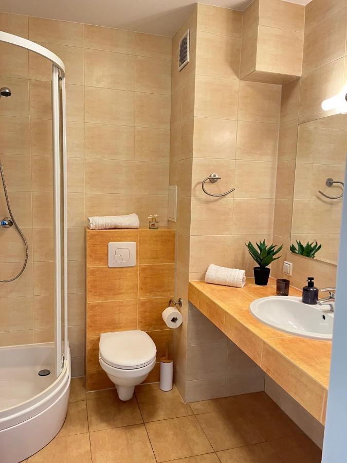Apartament Z Garazem I Ogrodem Kołobrzeg Esterno foto