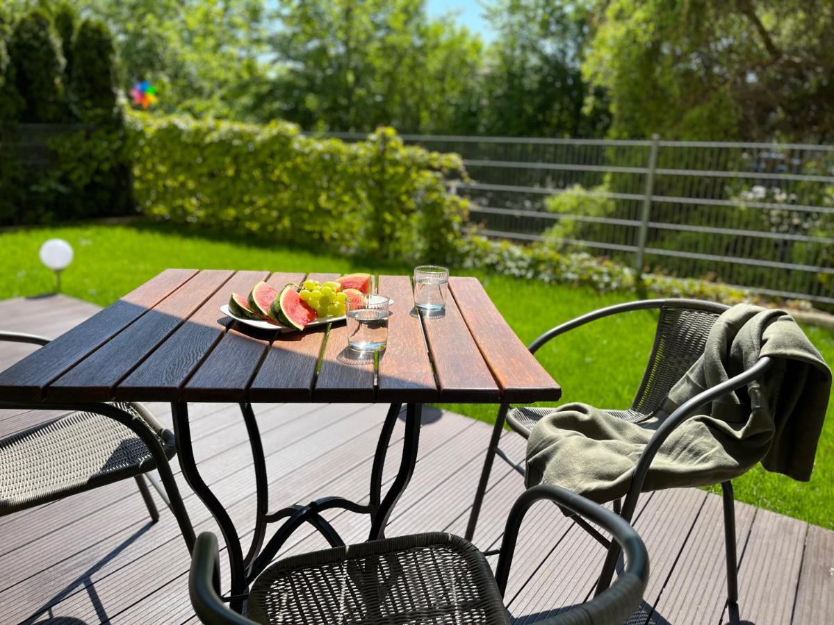 Apartament Z Garazem I Ogrodem Kołobrzeg Esterno foto