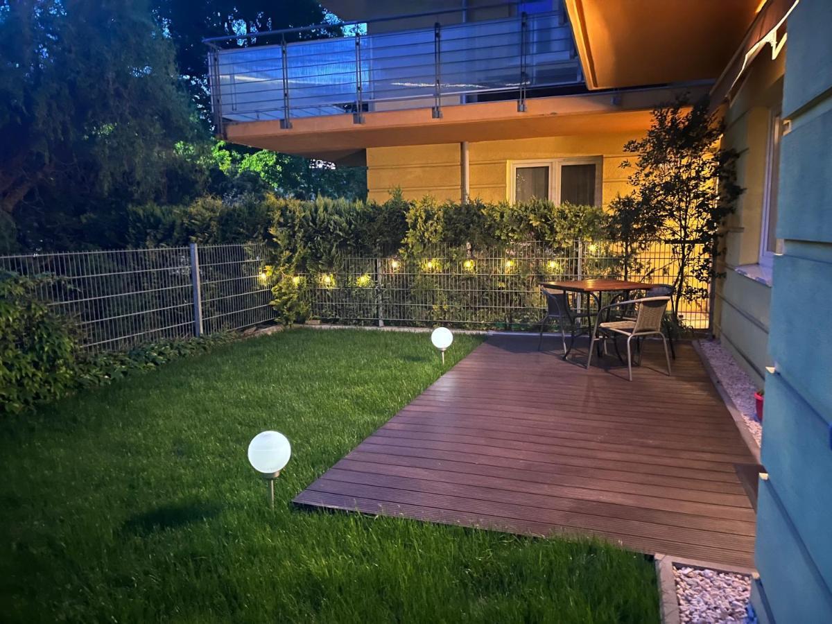 Apartament Z Garazem I Ogrodem Kołobrzeg Esterno foto