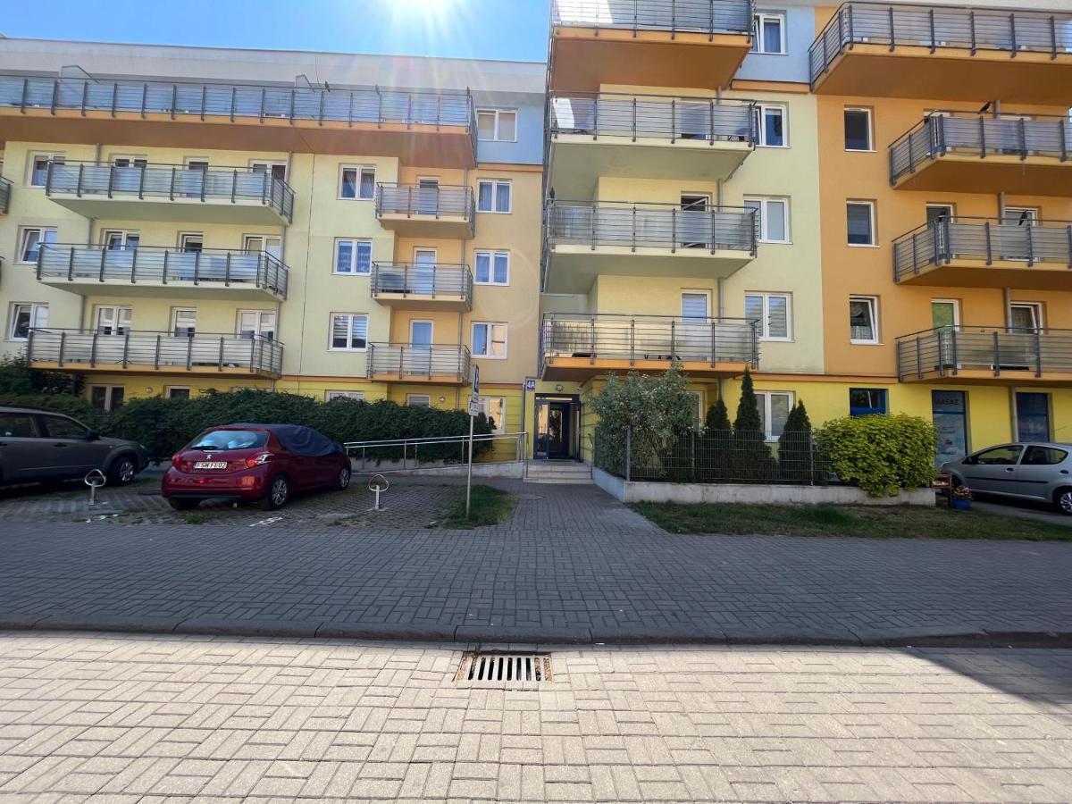 Apartament Z Garazem I Ogrodem Kołobrzeg Esterno foto